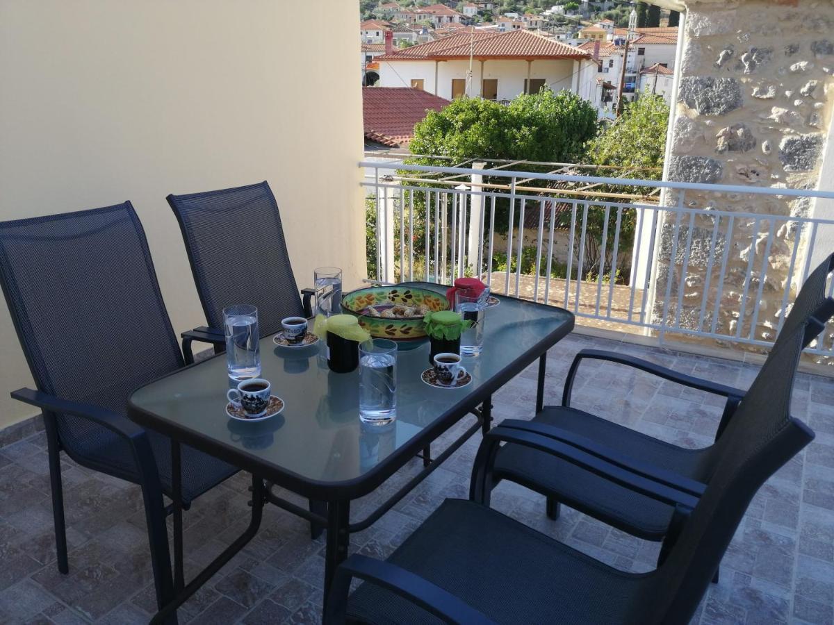 شقة Sunny Cozy House With Grand Courtyard ليونِذيو المظهر الخارجي الصورة